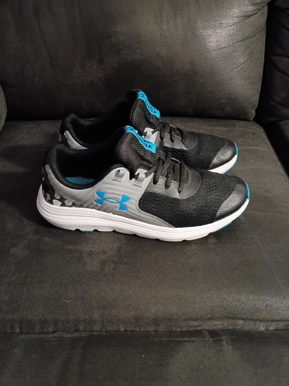 Under Armour Outhustle sneakers